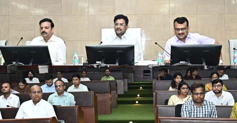 चार जिले के सहायक आयुक्त को शो-कॉज नोटिस चार जिले के सहायक आयुक्त को शो-कॉज नोटिस