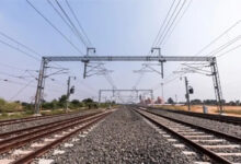 समूचे देश को जोड़कर सबसे गरीब और दूरदराज के देशवासियों की सेवा कर रही है भारतीय रेल