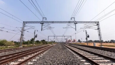 समूचे देश को जोड़कर सबसे गरीब और दूरदराज के देशवासियों की सेवा कर रही है भारतीय रेल