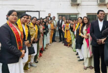 अब वकील व फरियादियों का गला नहीं सूखेगा, अग्रवाल महिला मंडल ने कोर्ट परिसर में लगवाया वाटर कूलर अब वकील व फरियादियों का गला नहीं सूखेगा, अग्रवाल महिला मंडल ने कोर्ट परिसर में लगवाया वाटर कूलर