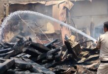 टिंबर मार्केट में लगी भीषण आग, प्लाईवुड सहित लाखों का सामान जलकर खाक