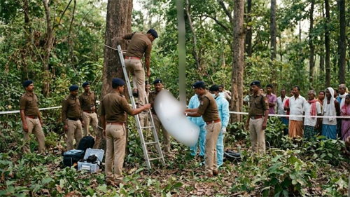 बेलाकछार जंगल में मिले दो युवकों के शव पेड़ पर लटके