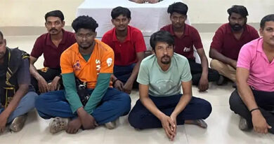 रायपुर रेल मंडल में अनियमित यात्रियों एवं अनाधिकृत वेंडिंग के खिलाफ वाणिज्य विभाग का दुर्ग स्टेशन पर अभियान