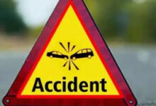 अनकंट्रोल्ड हुआ तेज रफ्तार पिकअप, दो महिलाओं की मौत