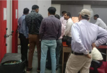 महानदी भवन के नगरीय प्रशासन विभाग के अनुभाग कक्ष में घुसा सांप, मचा हड़कंच