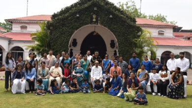 विश्व ऑटिज़्म जागरूकता दिवस पर कोपलवाणी स्कूल के बच्चे पहुंचे लोकभवन