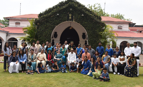 विश्व ऑटिज़्म जागरूकता दिवस पर कोपलवाणी स्कूल के बच्चे पहुंचे लोकभवन