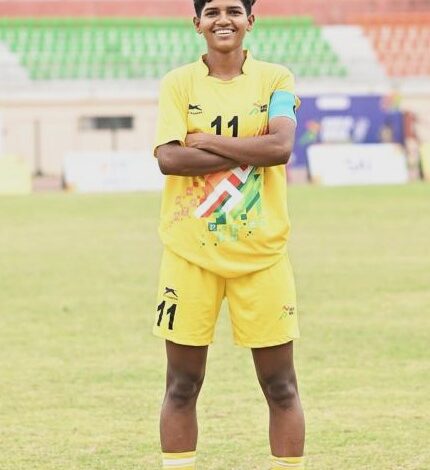 जनजातीय जड़ों से अंतर्राष्ट्रीय फलक तक: छत्तीसगढ़ की स्टार फुटबॉलर किरण पिस्दा के संघर्ष की कहानी जनजातीय जड़ों से अंतर्राष्ट्रीय फलक तक: छत्तीसगढ़ की स्टार फुटबॉलर किरण पिस्दा के संघर्ष की कहानी