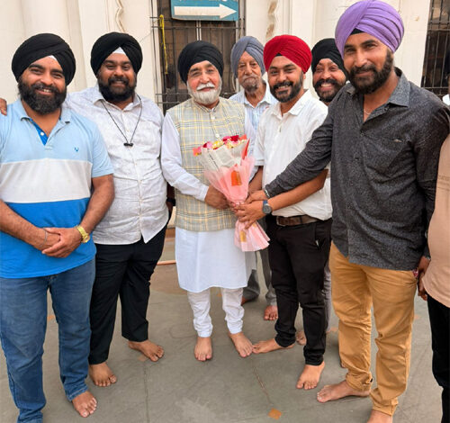 सरदार बलदेव सिंह भाटिया बने नए अध्यक्ष, गुरुद्वारा प्रबंधक कमेटी का गठन सरदार बलदेव सिंह भाटिया बने नए अध्यक्ष, गुरुद्वारा प्रबंधक कमेटी का गठन