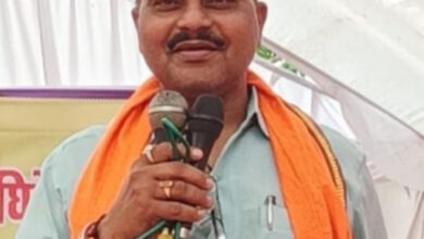 कांग्रेस की शिकायत पर कार्यवाही होने के बाद प्रशासन के खिलाफ कांग्रेसी कर रहे प्रदर्शन – नरोत्तम