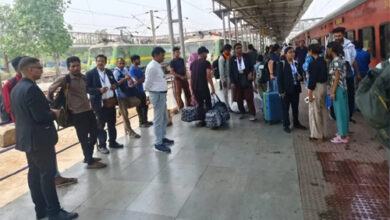 बिलासपुर स्टेशन में किलाबंदी टिकट चेकिंग अभियान 301 मामलों में 1 लाख 63 हजार 550 का जुर्माना वसूला