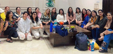 सुहिणी सोच की महिलाओं ने तंबोला खेलने के साथ किया रेन डांस