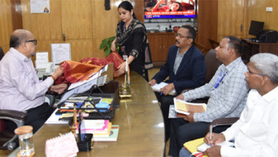 राज्यपाल ने कोसा वस्त्रों के नवाचार और बुनकरों के आर्थिक सशक्तिकरण पर दिया जोर