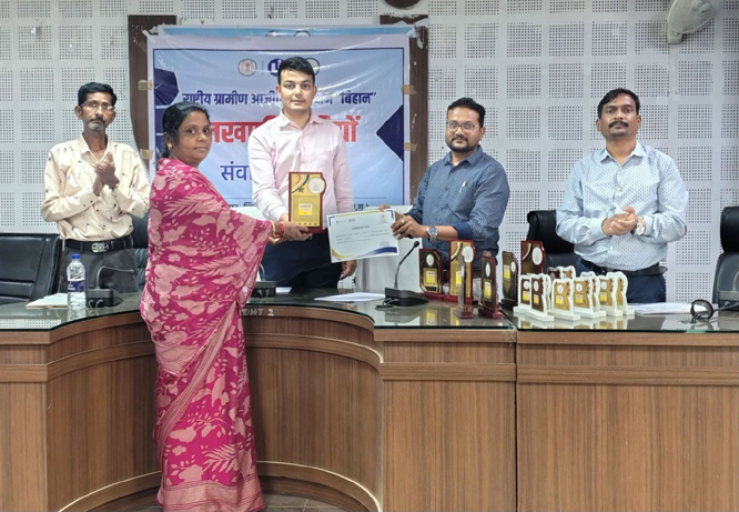 लखपति दीदी संवाद कार्यक्रम में 150 से अधिक महिलाओं ने साझा किए अनुभव लखपति दीदी संवाद कार्यक्रम में 150 से अधिक महिलाओं ने साझा किए अनुभव