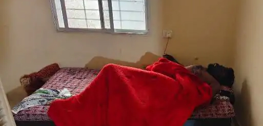 युवक ने अपनी कलाई की नस काट कर आत्महत्या कर ली