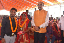 सामूहिक विवाह कार्यक्रम में शामिल हुए राज्यपाल, नवविवाहित जोड़ों को प्रदान किया आशीर्वाद