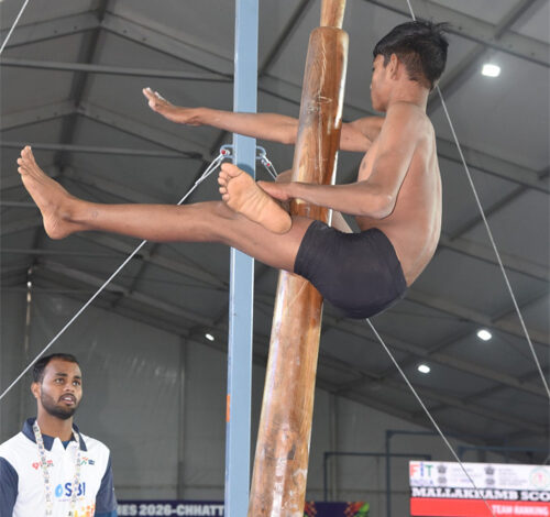 गांधी स्टेडियम अंबिकापुर में मल्लखंभ का भव्य शुभारंभ