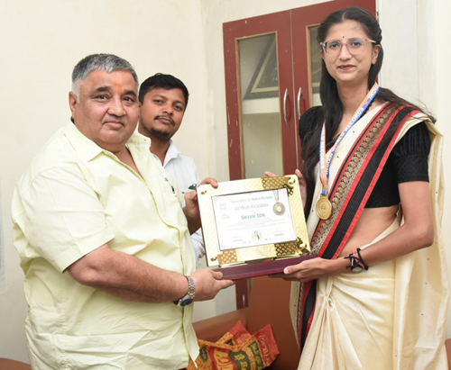 छत्तीसगढ़ की बेटी शिवानी सोनी ने रचा इतिहास, अंतर्राष्ट्रीय गोल्फ खिलाड़ी ‘इंटरनेशनल बुक ऑफ रिकॉर्ड्स’ से सम्मानित