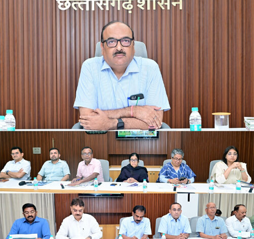 ग्रामीण क्षेत्रों को जलवायु परिवर्तन के अनुकूल बनाने और ग्राम पंचायतवार कार्ययोजना बनाएं – मुख्य सचिव विकासशील