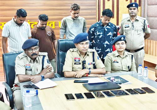 राजनांदगांव पुलिस का सर्जिकल स्ट्राईक, 9 सटोरिए गिरफ्तार राजनांदगांव पुलिस का सर्जिकल स्ट्राईक, 9 सटोरिए गिरफ्तार
