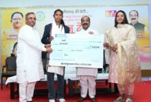 भारत को कबड्डी विश्वकप और एशियन चैंपियन बनाने वाली संजू देवी को उपमुख्यमंत्री साव ने सौंपा 50 लाख का चेक