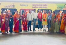 जय श्री राम के जयघोष से गूंज उठा रायपुर रेलवे स्टेशन, 850 श्रद्धालुओं रामलला व काशी विश्वनाथ के दर्शन के लिए हुए रवाना