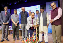 व्यक्तियों को रोजगार चाहने वाला बनने के बजाय रोजगार देने वाला बनाएं – केन्द्रीय मंत्री ओंराव