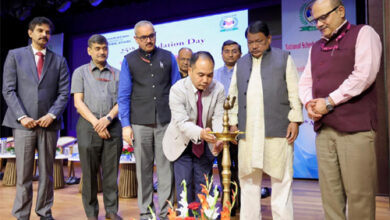 व्यक्तियों को रोजगार चाहने वाला बनने के बजाय रोजगार देने वाला बनाएं – केन्द्रीय मंत्री ओंराव