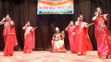 लगबग अंबा आली भजन की सुमधुर प्रस्तुति से अवंती विहार विजेता