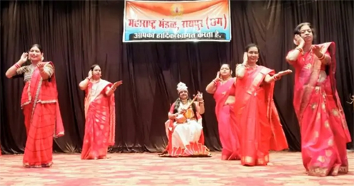 लगबग अंबा आली भजन की सुमधुर प्रस्तुति से अवंती विहार विजेता