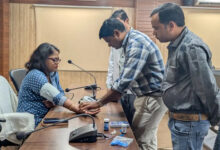 कलेक्टर ने कराई स्वास्थ्य जांच, मुख्यमंत्री स्वस्थ बस्तर अभियान का लाभ उठाने की अपील