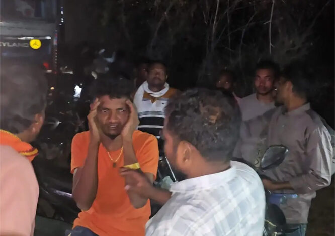 तेज रफ्तार ट्रक ने ट्रैक्टर को मारी टक्कर