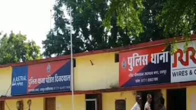 मधुशाला बार में युवक ने किराना व्यापारी पर बीयर की बोतल से किया हमला, तलाश जारी