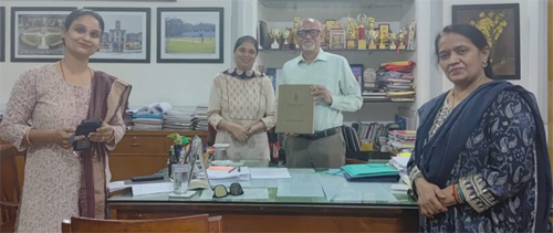 राजकुमार कॉलेज रायपुर से 1931-47 कालखंड की 25 दुर्लभ हस्तलिखित पांडुलिपियां प्राप्त