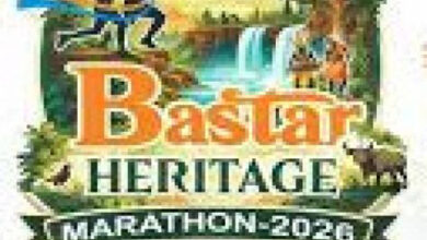 बस्तर हैरिटेज मैराथन के विजेताओं को पुरस्कार राशि का वितरण