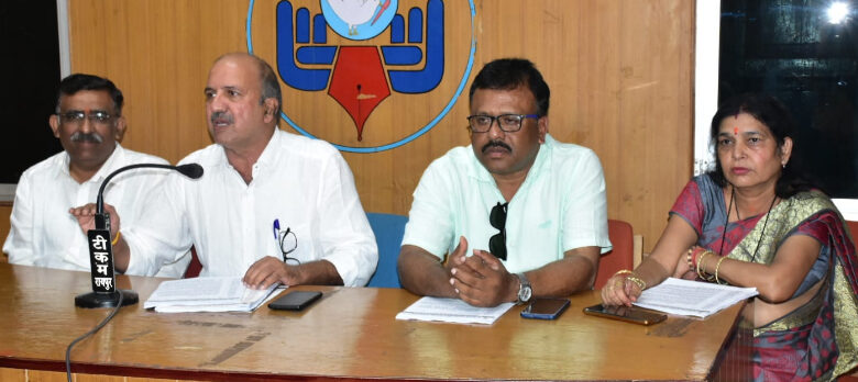 6 हजार से अधिक निजी स्कूल संचालक आरटीई के चयनित बच्चों को नहीं देंगे स्कूलों में प्रवेश 6 हजार से अधिक निजी स्कूल संचालक आरटीई के चयनित बच्चों को नहीं देंगे स्कूलों में प्रवेश