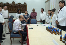 लोकभवन में लगा होम्योपैथिक स्वास्थ्य परीक्षण शिविर, राज्यपाल ने कराई जांच