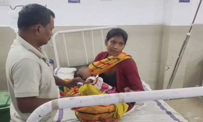 मासूम बच्ची की मौत के बाद प्रशासन ने झोलाछाप डॉक्टर का क्लीनिक सील किया