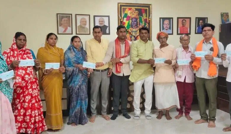 उप मुख्यमंत्री शर्मा के विशेष प्रयासों से कबीरधाम के 872 जरूरतमंदों को मिली आर्थिक सहायता