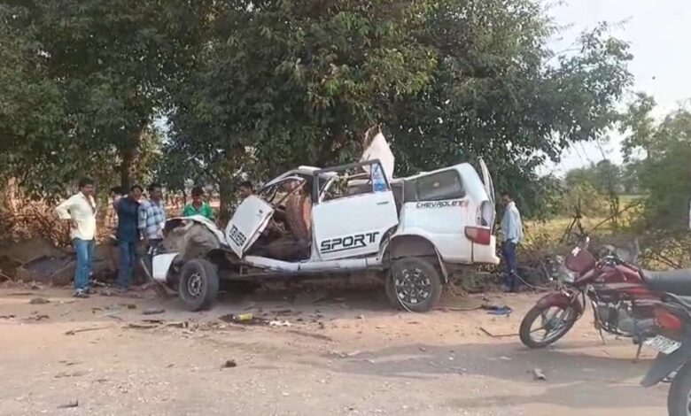 नर्मदापुरम में भीषण सड़क हादसा, 5 लोगों की मौत