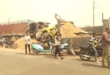 हाइवा और ट्रक की आमने-सामने टक्कर, तीन की मौत