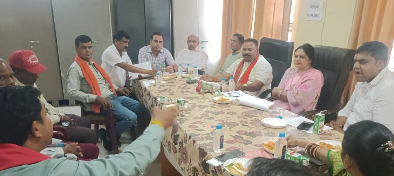 गायत्री ने ली स्वास्थ विभाग की बैठक, बारिश में किसी भी वार्ड में ना हो जल भराव की समस्या