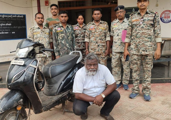 दंतेवाड़ा में हुई सोने-चांदी की ठगी का एक आरोपी गिरफ्तार दंतेवाड़ा में हुई सोने-चांदी की ठगी का एक आरोपी गिरफ्तार