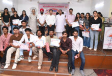 महंत कालेज के पुरस्कार वितरण समारोह में कुलपति डॉ. शुक्ल ने कहा हमारी शिक्षा सबसे पहले देश के लिए है