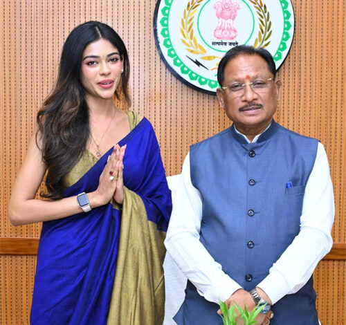 सदन का ऐतिहासिक सत्र सुनने विस पहुंची मिस इंडिया छत्तीसगढ़ अनुष्का, सीएम से की मुलाकात