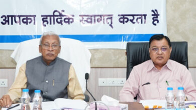 श्रमिकों के हितों की रक्षा एवं उनके समग्र विकास के लिए योजनाओं के क्रियान्वयन में पारदर्शिता एवं जवाबदेही सुनिश्चित हो – श्रम मंत्री देवांगन