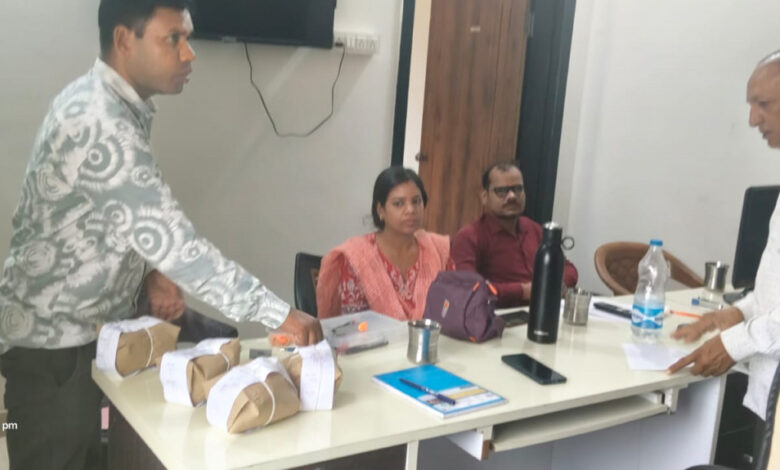 खाद्य व औषधि प्रशासन टीम ने की गुणवत्ता जांच ,स्वच्छता में कमी पर 55 दुकान को नोटिस