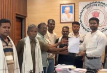 कल्याणपुर में उल्टा रुख अवैध शराब रोकने के लिए ग्रामीणों ने की शासकीय दुकान खोलने की मांग