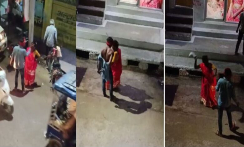टीकमगढ़ में बीच बाजार हाईवोल्टेज ड्रामा: शराबी पति-पत्नी में झगड़ा, वीडियो वायरल