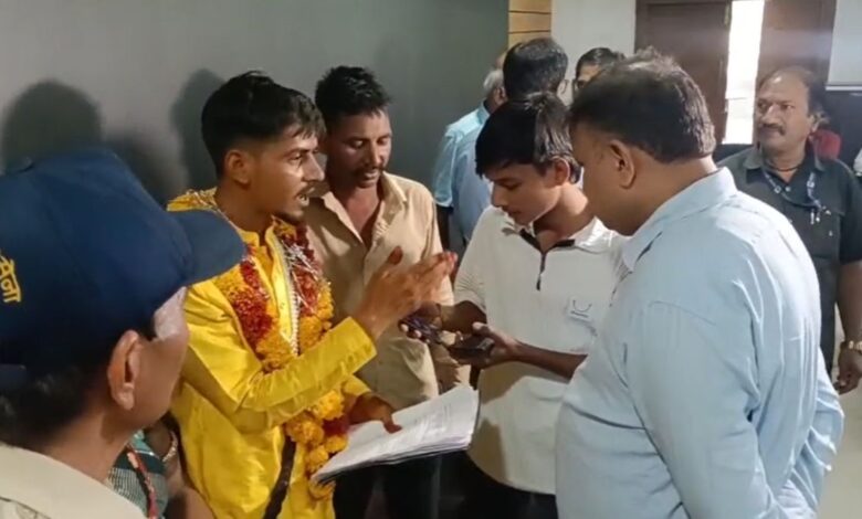 दूल्हे की शिकायत के बाद खुला कब्जे का सच, प्रशासन ने हटाया अतिक्रमण